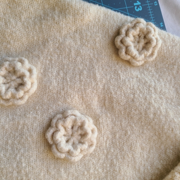 Jessica Simpson Cream Sweater with Floral Details Cottagecore Boho Country Charm - Picture 5 of 8
